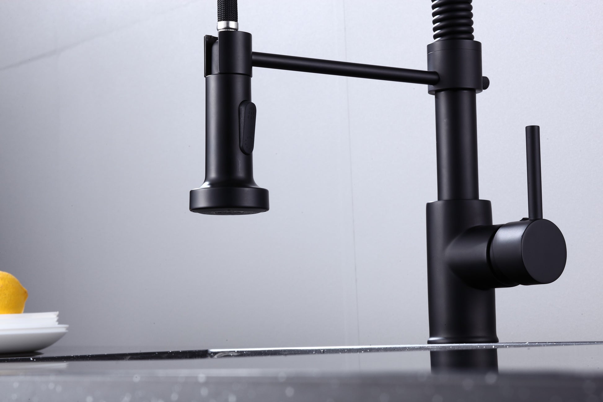 Pulldown Kitchen Faucet - BRÜDERMAIM Döretz - Matte Black - Lead Free Brass - cUPC Certified - Ceramic Cartridge.