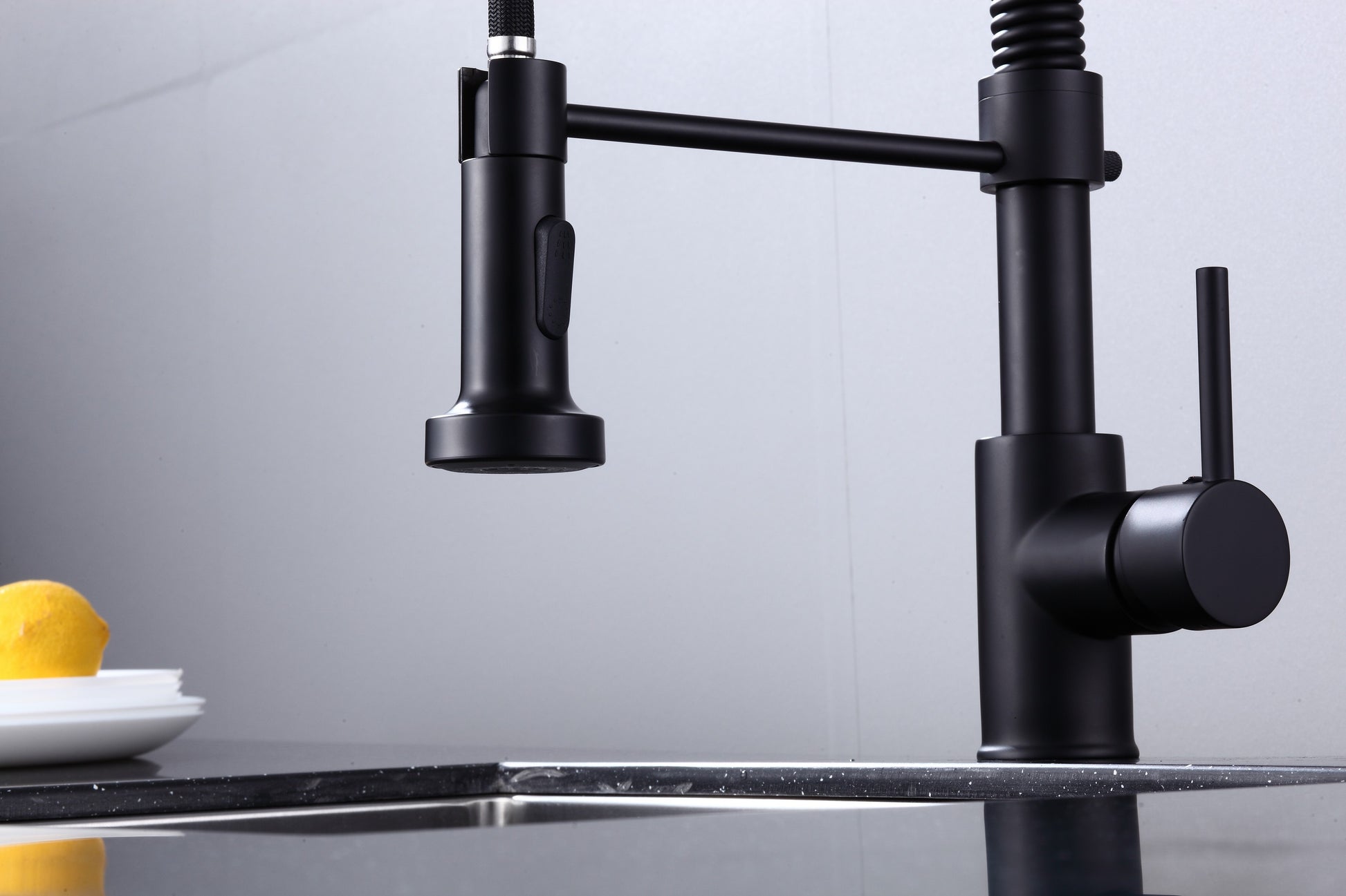 Pulldown Kitchen Faucet - BRÜDERMAIM Döretz - Matte Black - Lead Free Brass - cUPC Certified - Ceramic Cartridge.